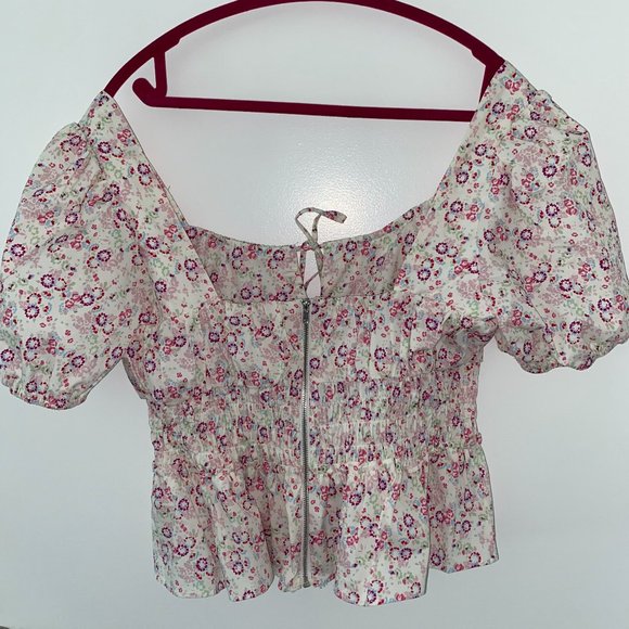 WAYF Spring Top - Picture 2 of 2